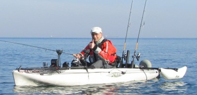 IMG_3250-2.JPG (122.65 KiB) 10045 mal betrachtet Trotz "Ententeich" mit SideKicks auf der Ostsee (März 2015 vor Elmenhorst). Zuweilen muß man da was Sprüche anbelangt ein dickes Fell haben ...
